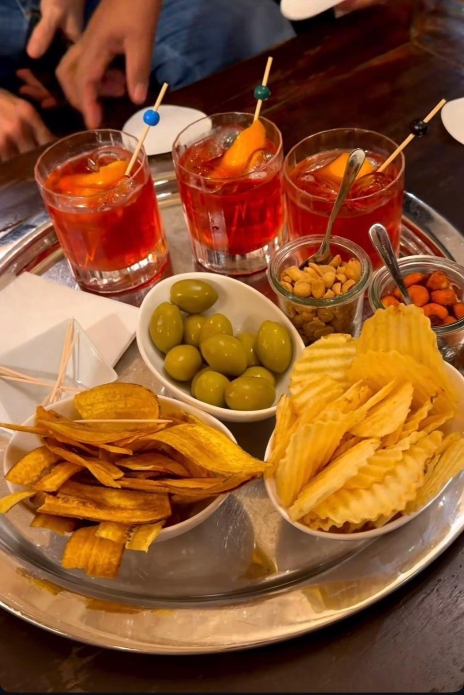 Spritz, olive e patatine